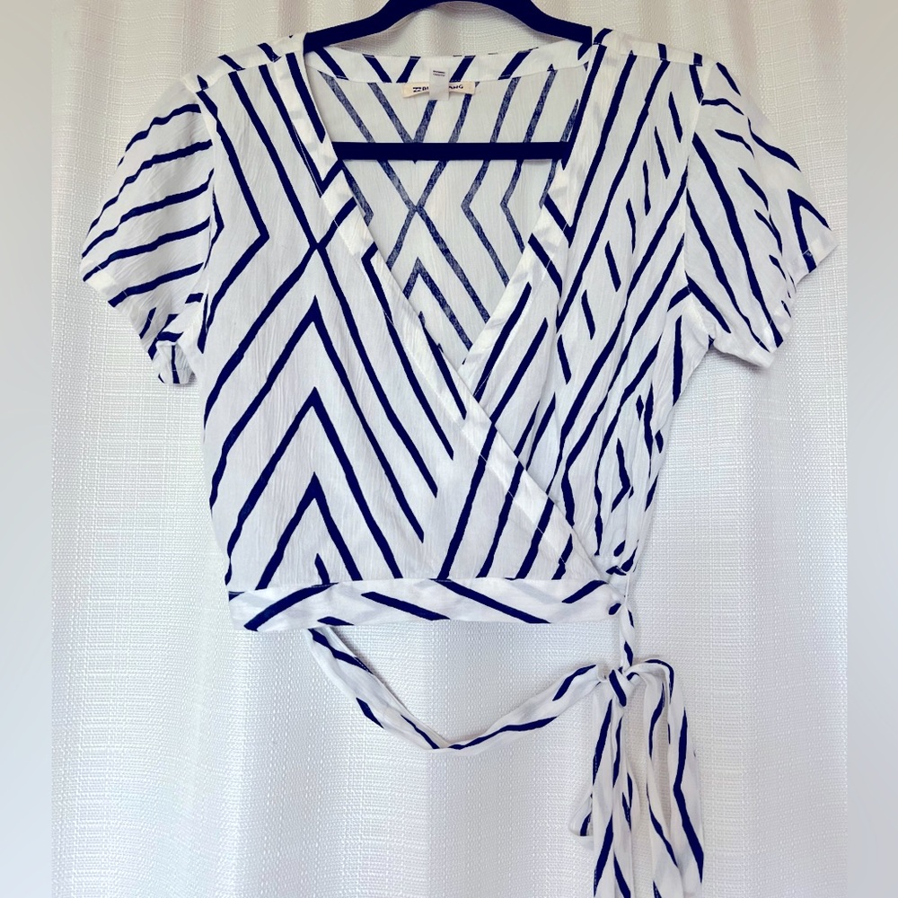 Billabong White & Navy Wrap Crop Top Large